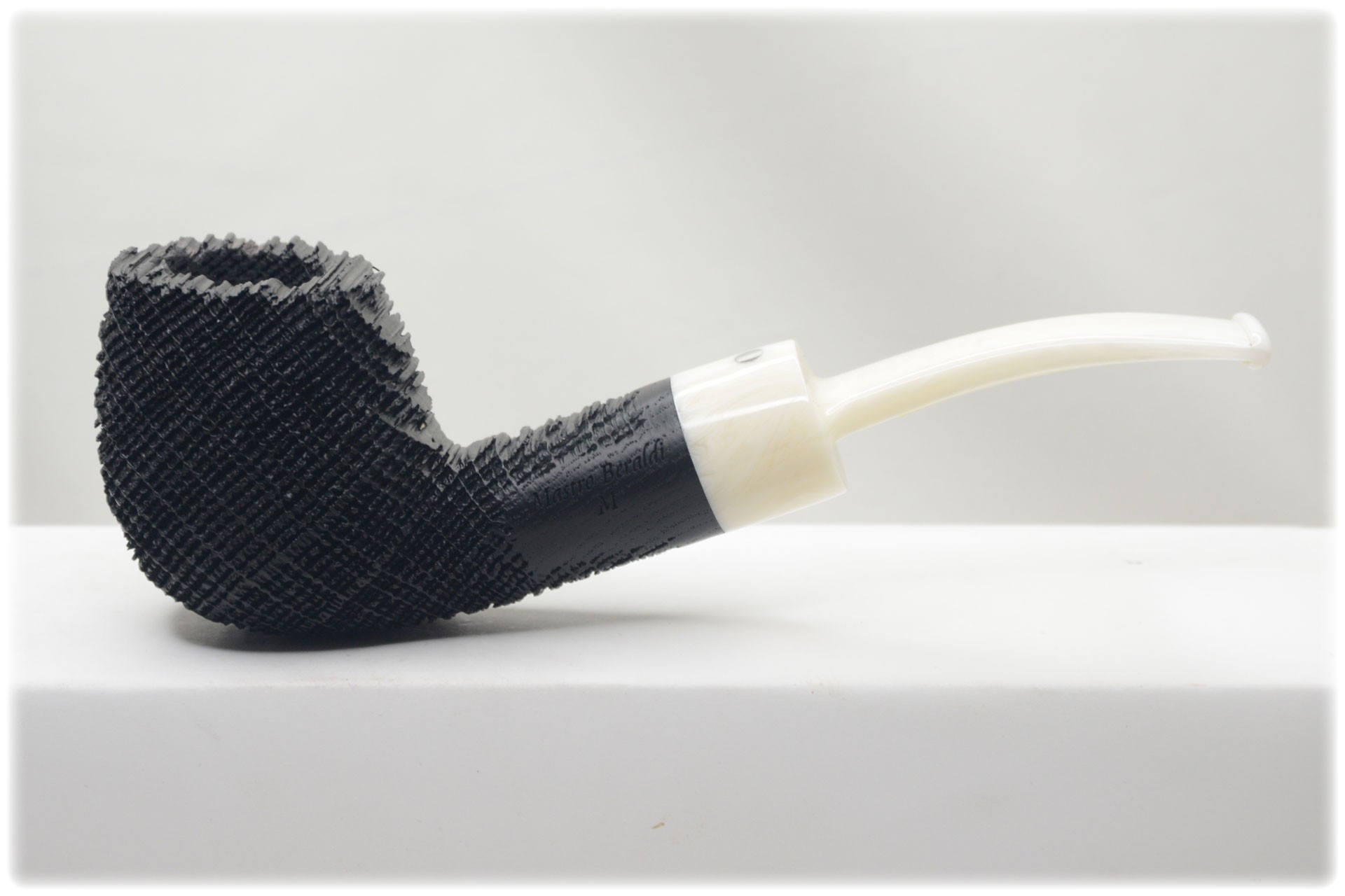 Mastro Beradli Mooreiche Pfeife