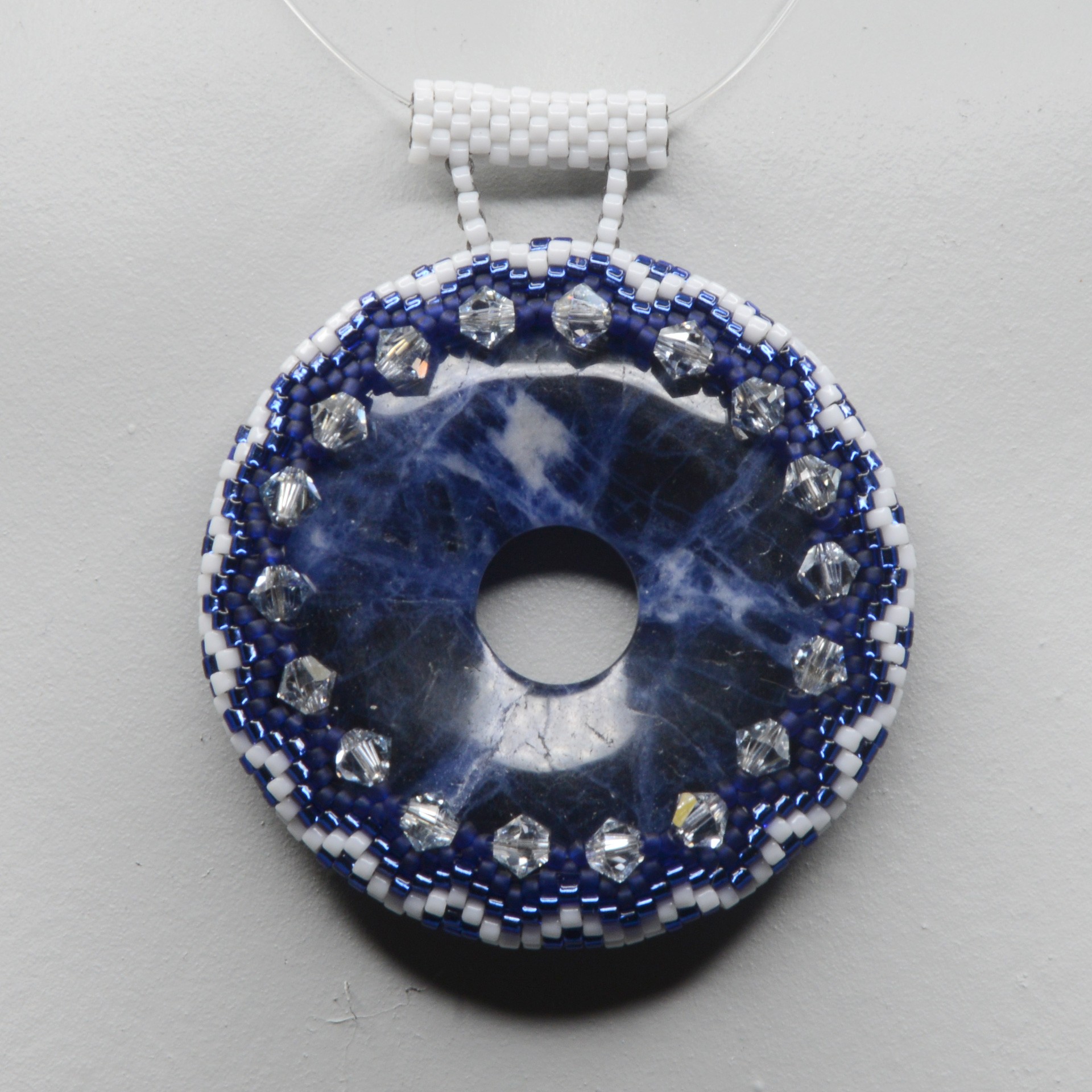 Sodalith Anhänger "Winterblue"